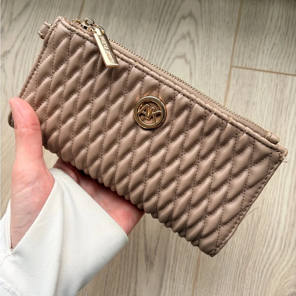 Anne Klein Quilted Bi Fold Wristlet Wallet - Picture 9 of 10